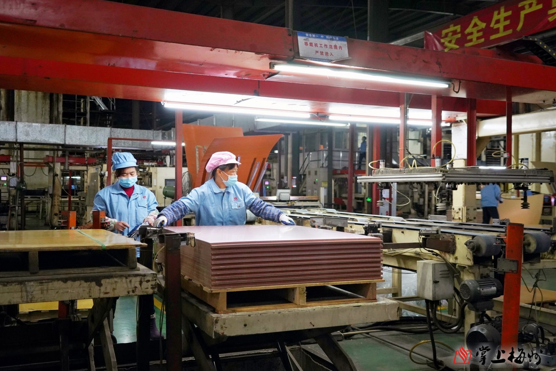 安心返鄉(xiāng)來 發(fā)展路更寬！梅州市威利邦電子科技有限公司深耕主業(yè)提升效能